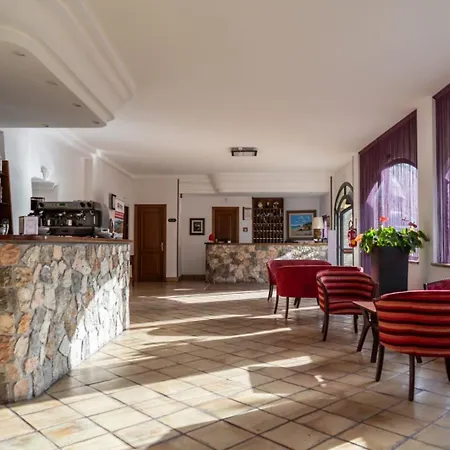 酒店 科拉罗酒店 陶尔米纳