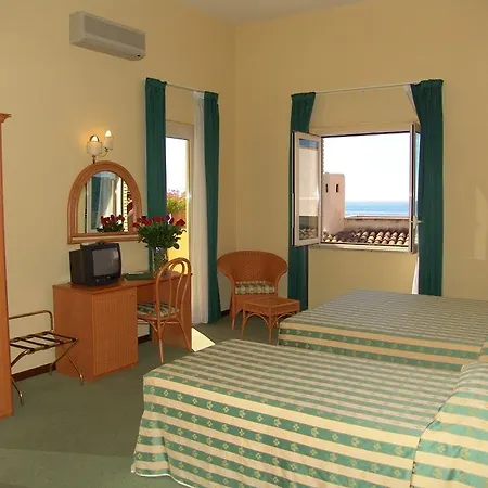 Отель Corallo 4*