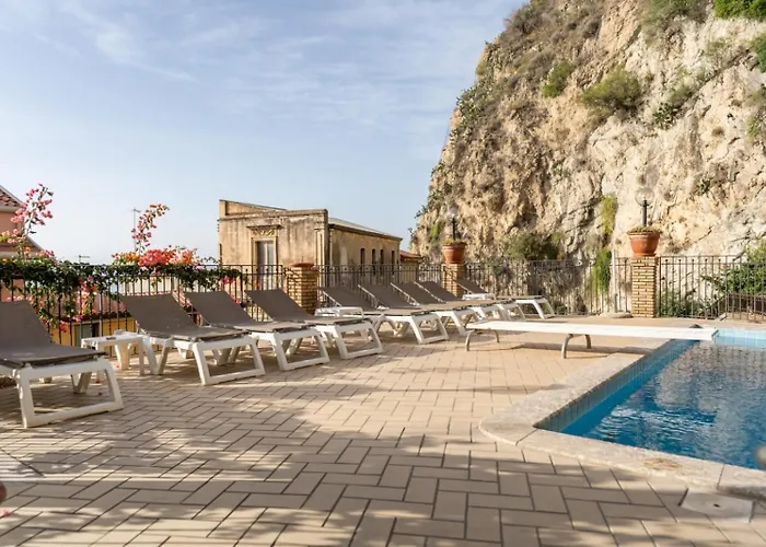 科拉罗酒店 酒店