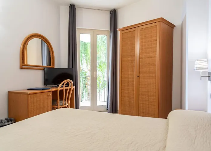 酒店 科拉罗酒店 4*