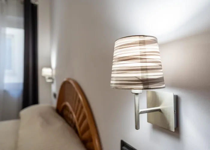 科拉罗酒店 4* 陶尔米纳