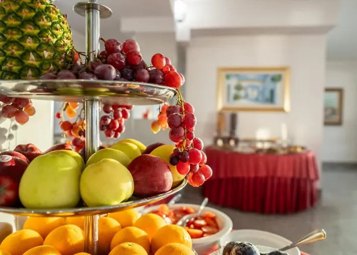 科拉罗酒店 陶尔米纳