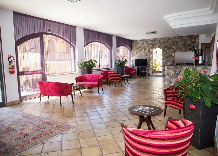 科拉罗酒店 酒店 陶尔米纳