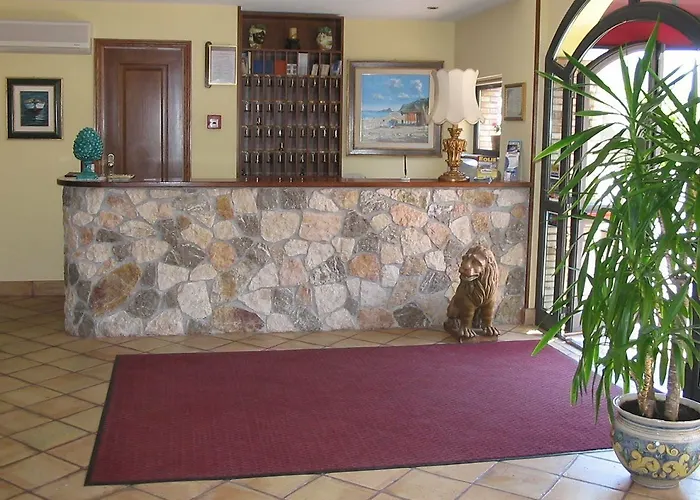 科拉罗酒店 酒店 陶尔米纳